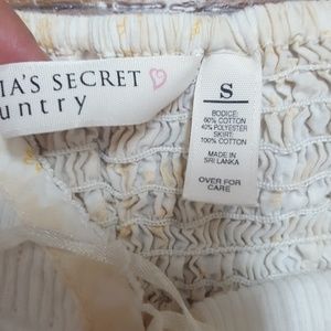 Victoria's Secret Intimates & Sleepwear - Victoria's Secret Country Smocked Camisole Victoria's Secret Intimates & Sleepwear - Victoria's Secret Country Smocked Camisole